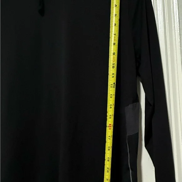 Lululemon Men's Black Long Sleeve Shirt - Picture 2 of 5
